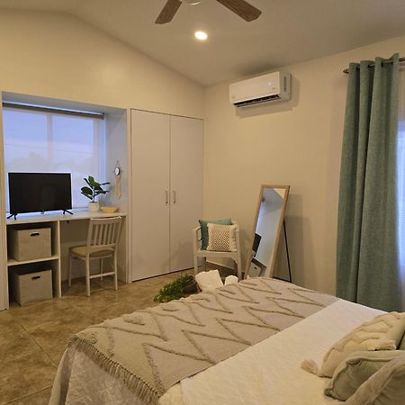 Rooi Santo Residence Palm Beach Esterno foto