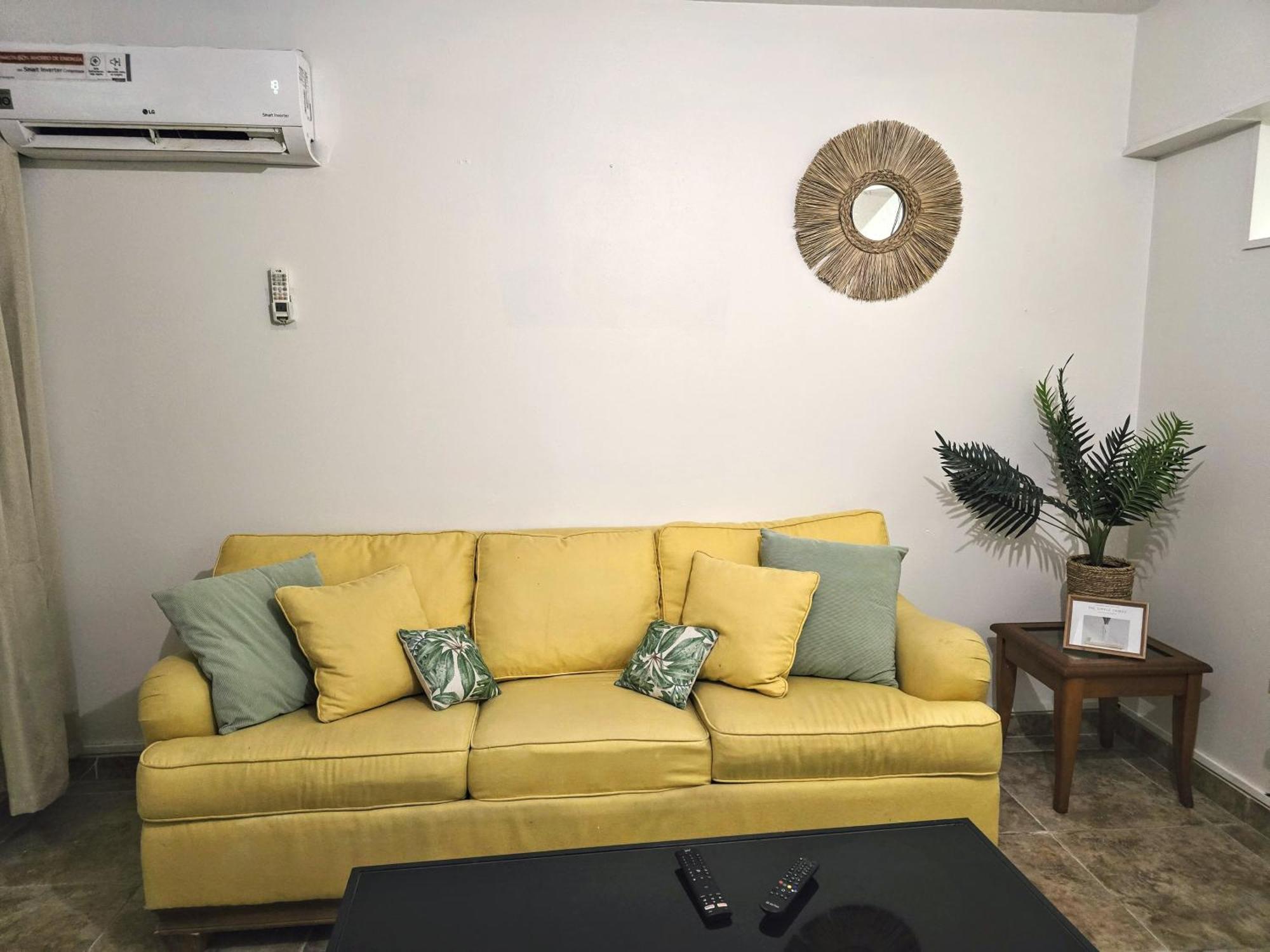 Rooi Santo Residence Palm Beach Esterno foto