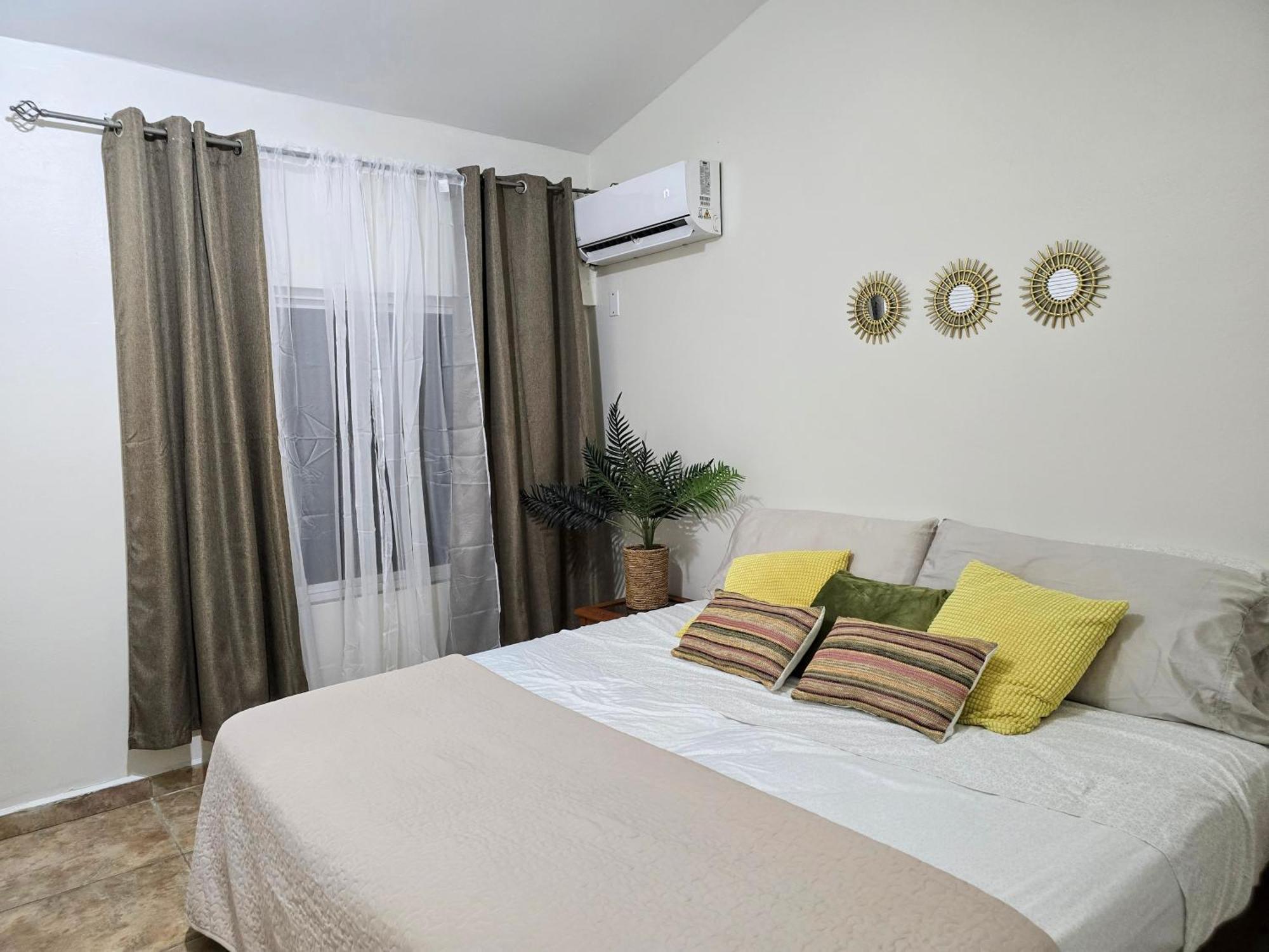 Rooi Santo Residence Palm Beach Esterno foto
