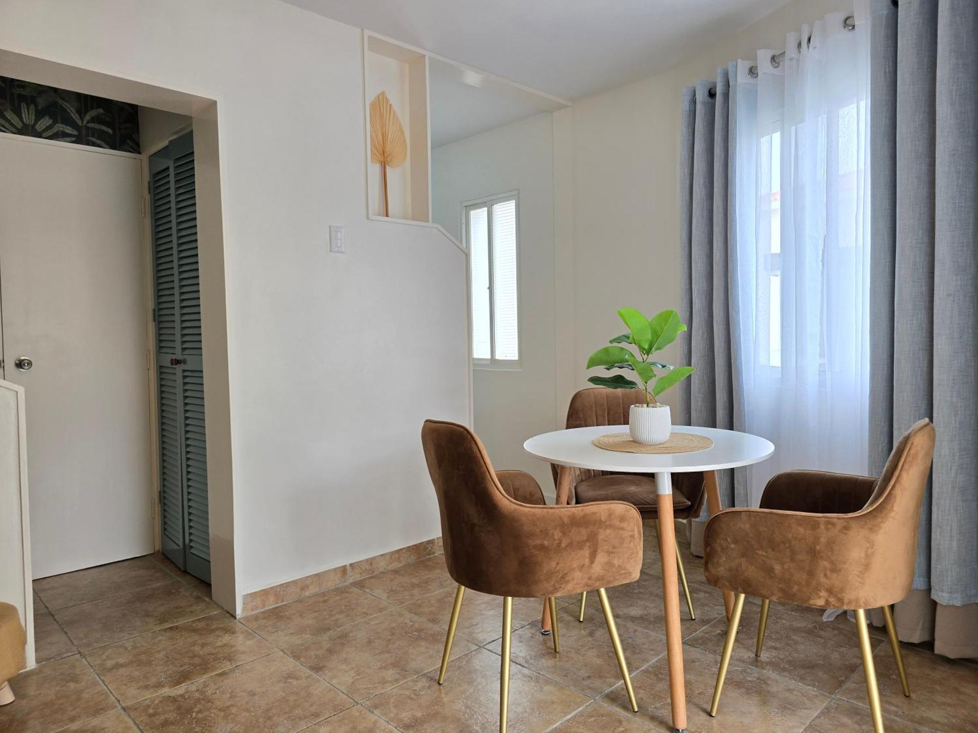 Rooi Santo Residence Palm Beach Esterno foto