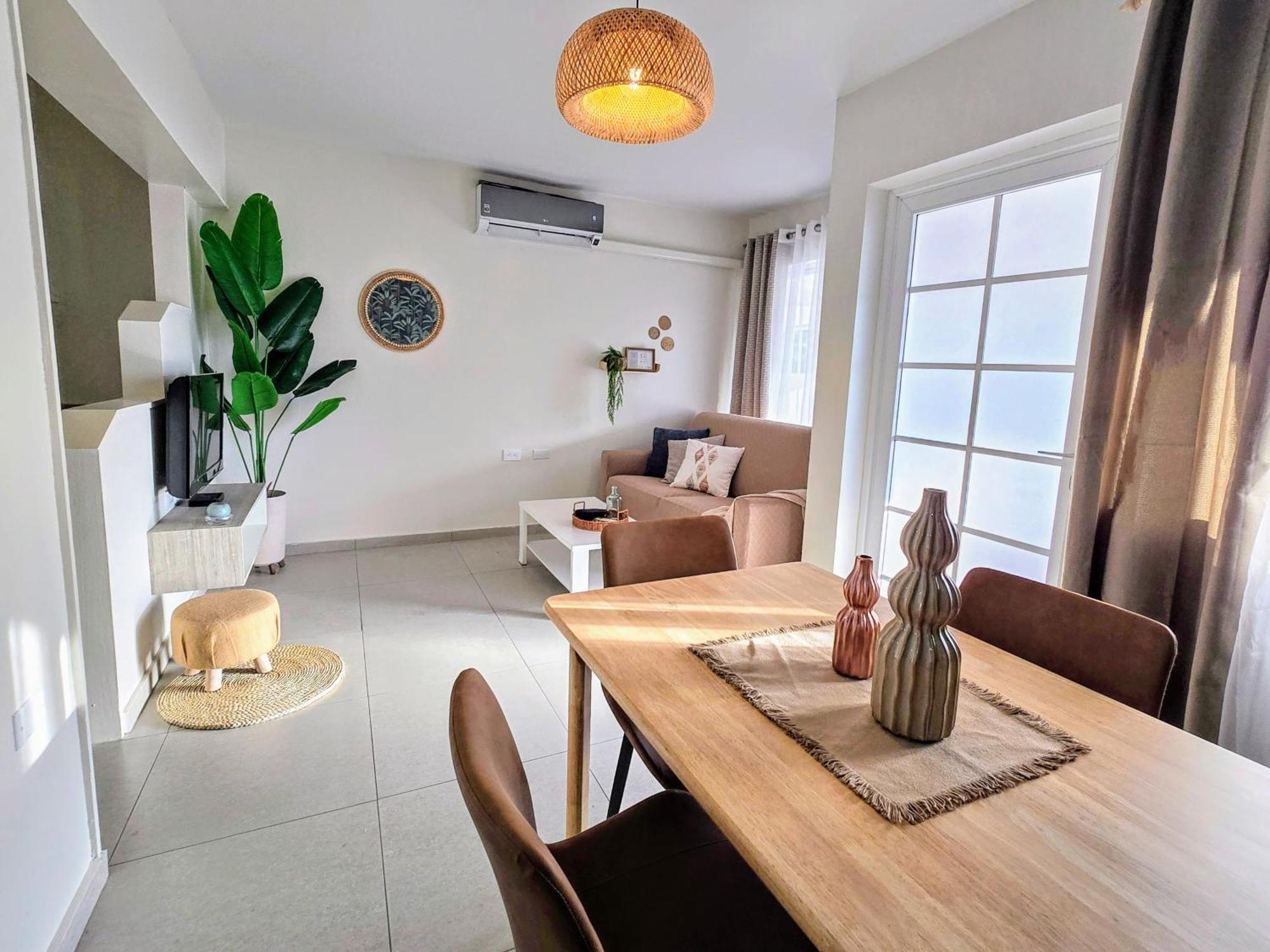 Rooi Santo Residence Palm Beach Esterno foto